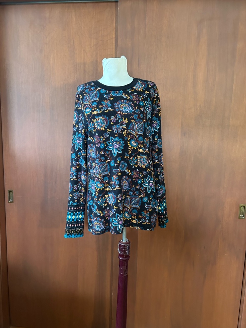 NWT Sundance Perect Pathways Floral Thermal Top - Black with Teal, Rust & Purple